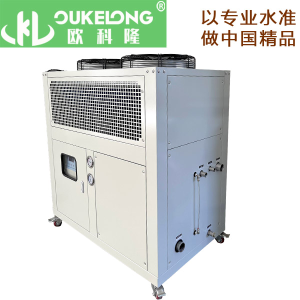 7匹風(fēng)冷箱式冷水機(jī)